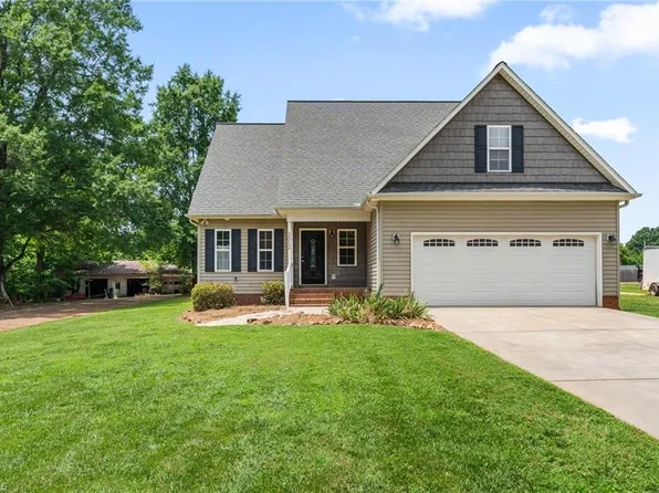 1512 Hampton St, Lexington, NC 27295
