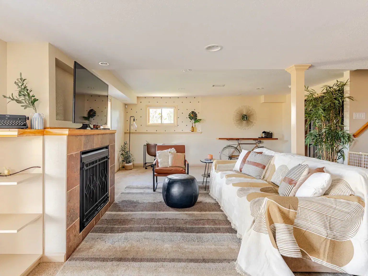 2 bed, 950 sqft, $2,200 — Photo 4