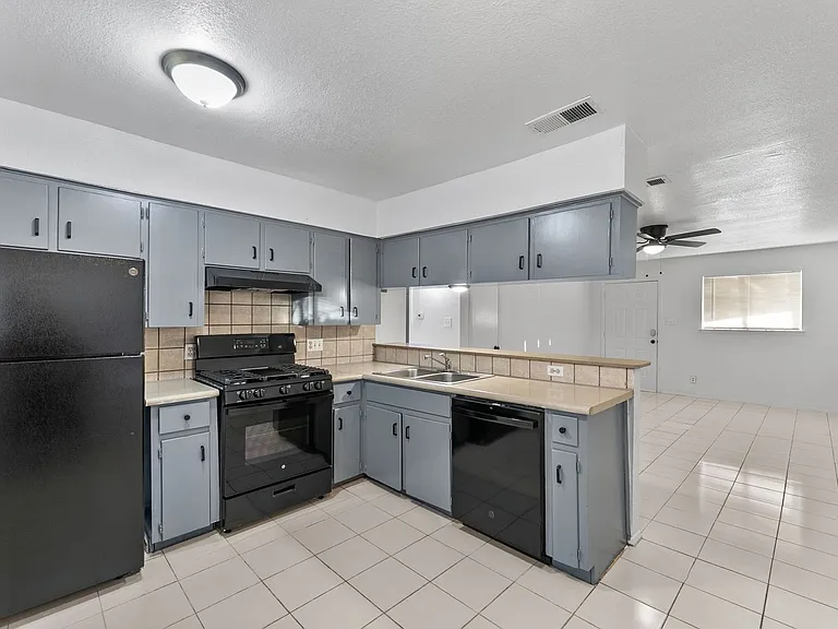 11103 Renel Dr — Photo 4