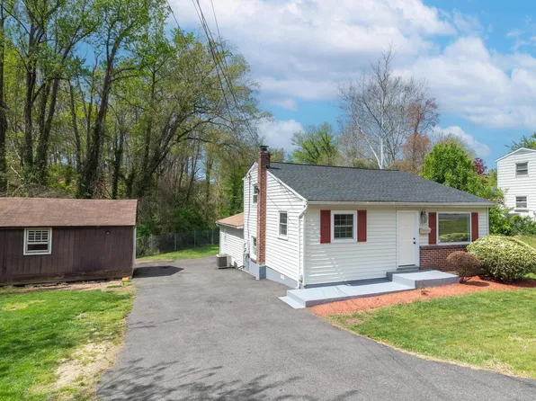 13512 Armstead St, Woodbridge, VA 22191