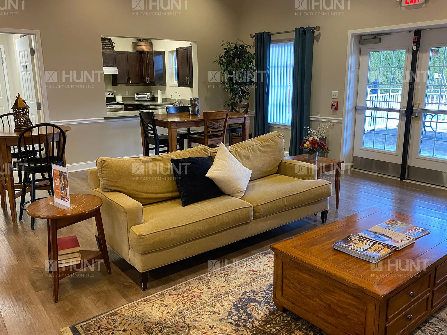 3 bed, 2.5 bath, 1692 sqft, $3,400 — Photo 3