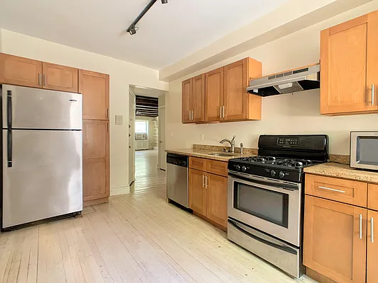 Rented by Anchor Associates | media 22