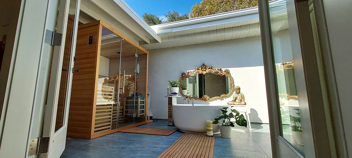 Your private spa courtyard awaits. Freestanding oversized bath tub for stargazing, or pull the shades closed for protection from the sun - 603 Sunset Dr #3U