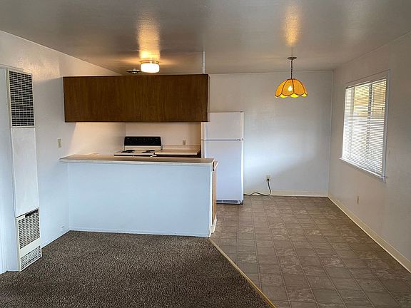 3rd image of 930 Paiute Ln APT 1