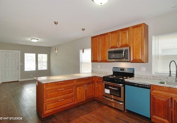 4th image of 1452 N Waller Ave