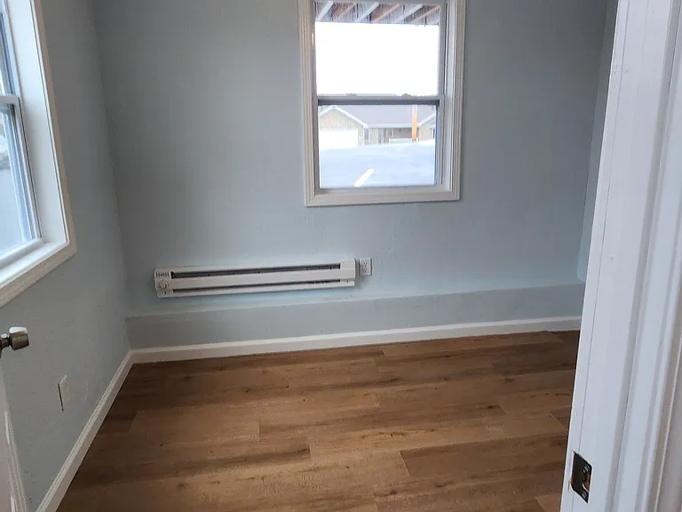 Lakefront Apartments — Photo 35
