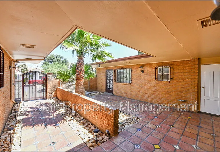 3030 Aurora Ave — Photo 7