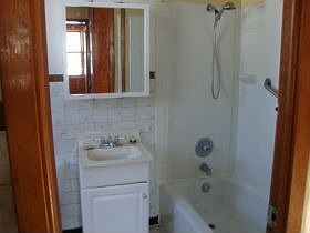 4th image of 216 N Austin Ave