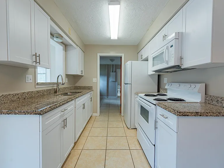 38 Regina Blvd — Photo 10