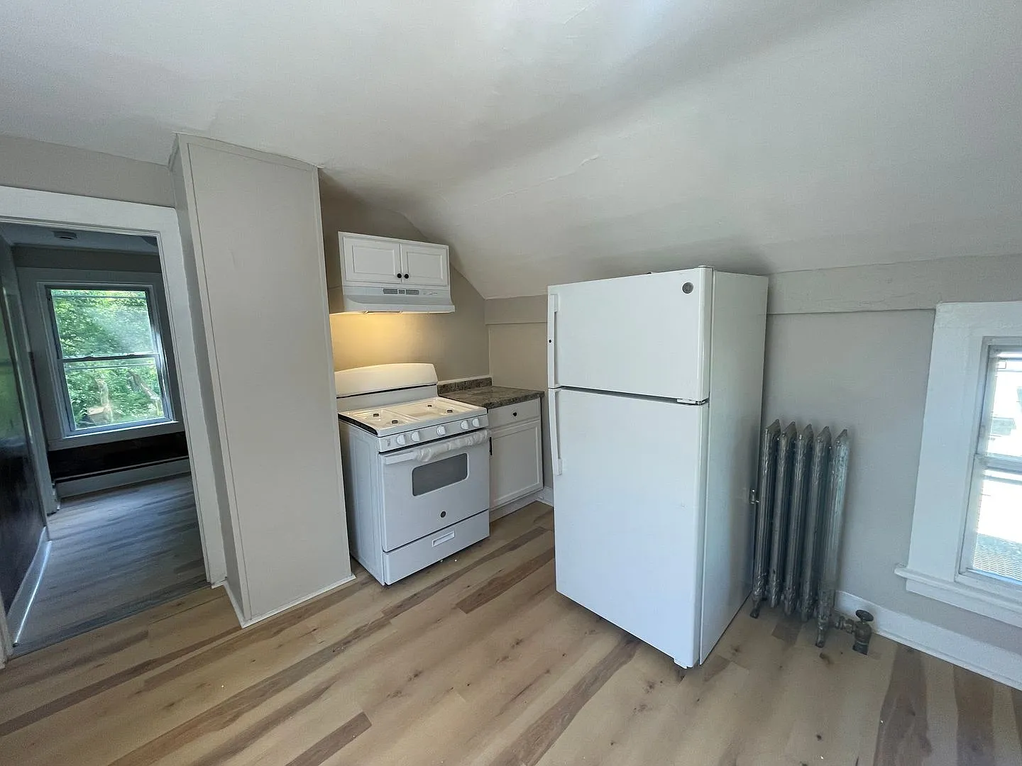 147 Dewey Ave — Photo 2