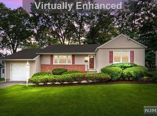 88 Sherwood Dr, Ramsey, NJ 07446