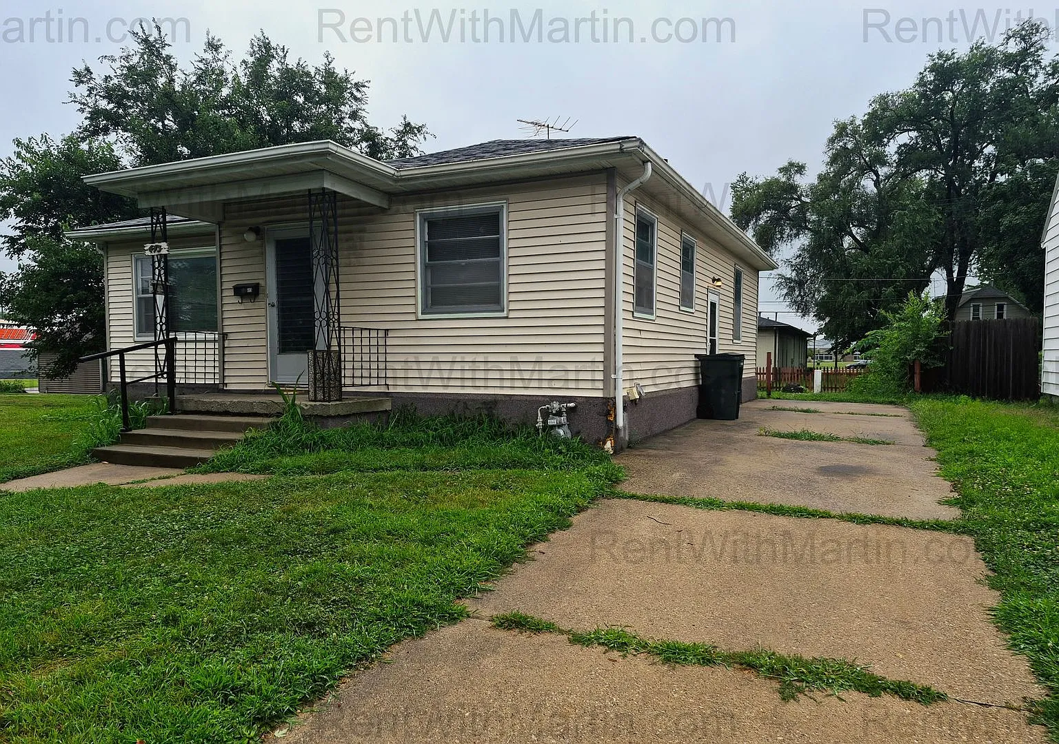 For Rent- 413 Hope — Photo 1