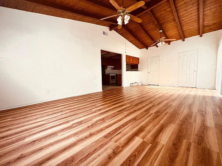 357 Garfield Ave — Photo 4