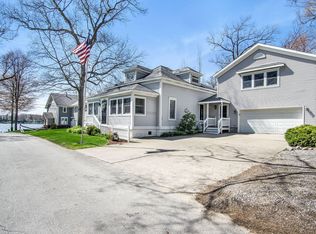 15837 Pine St, Spring Lake, MI 49456