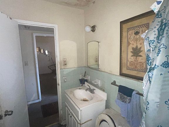 3rd image of 5512 Terrace Rd #J