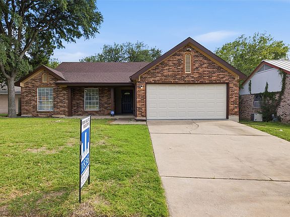 3rd image of 2922 Wickersham Ln