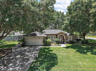 5557 Grove Mnr, Lady Lake, FL 32159