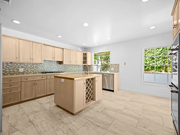 435 Dalehurst Ave — Photo 20