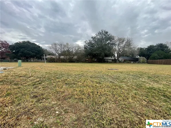 313 Club Vw E, Seguin, TX 78155