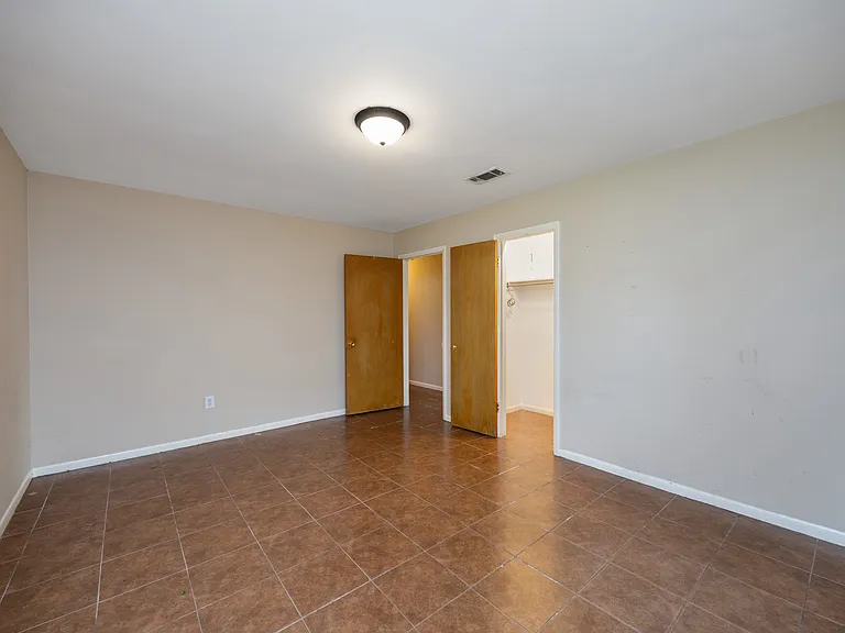 2 Circle Dr — Photo 12