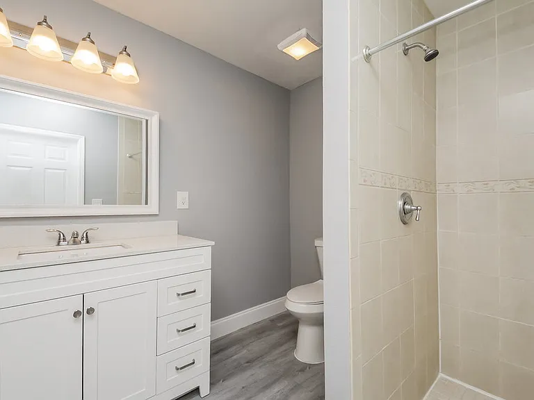 2022 Valencia Cir — Photo 12