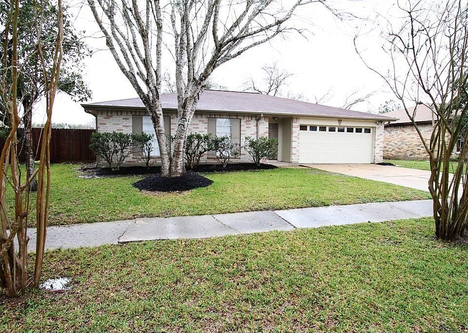 1st image of 212 Leafwood Cir