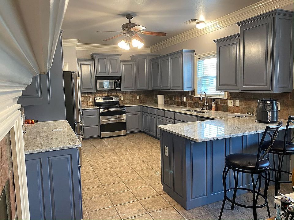 New granite and cabinets 