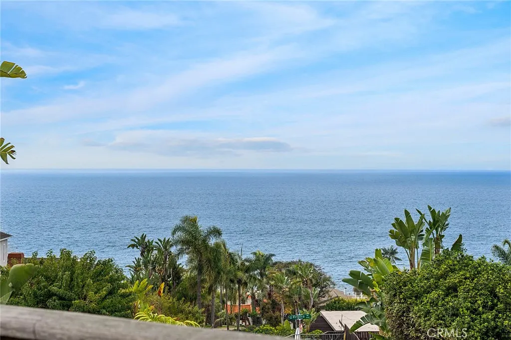 3 bed, 2.5 bath, 1400 sqft, $9,000 — Photo 1