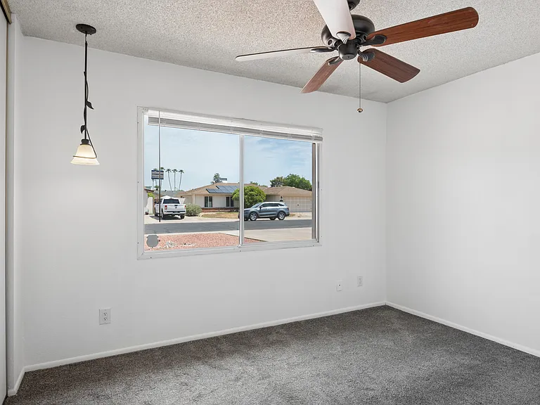 2319 E Loma Vista Dr — Photo 24