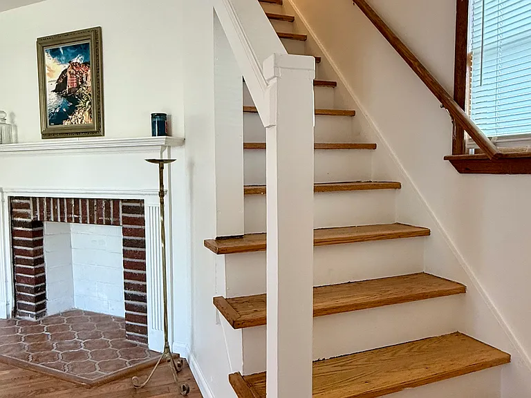 22600 Ivan Ave — Photo 4