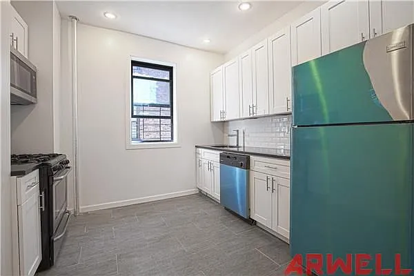 Rented by Arwell Realty | media 17