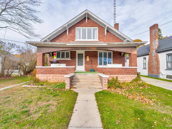 608 Oak St, Manistique, MI 49854