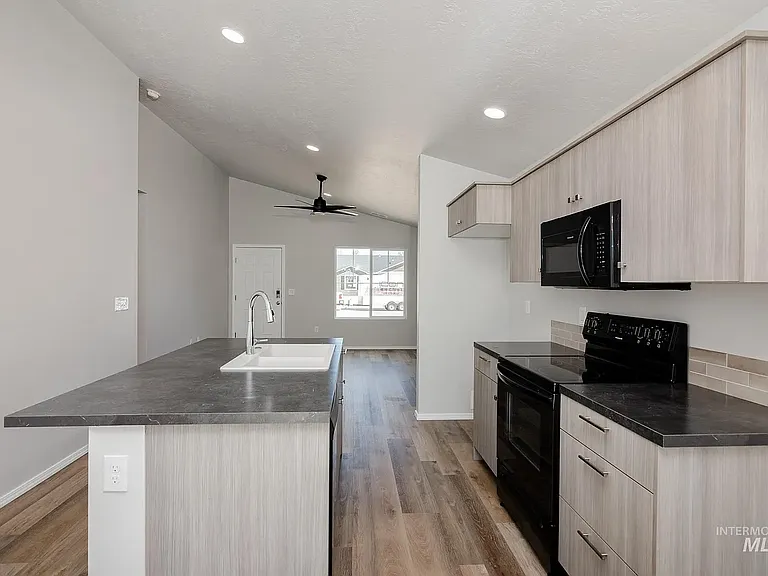 19661 Alleghenny Way — Photo 6