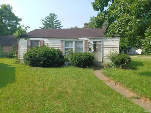 1424 Joyce Dr, South Bend, IN 46616