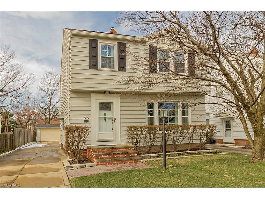 1072 Avondale Rd photo 1