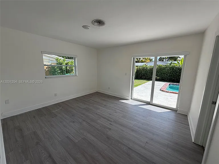 9020 SW 56th Ter — Photo 13