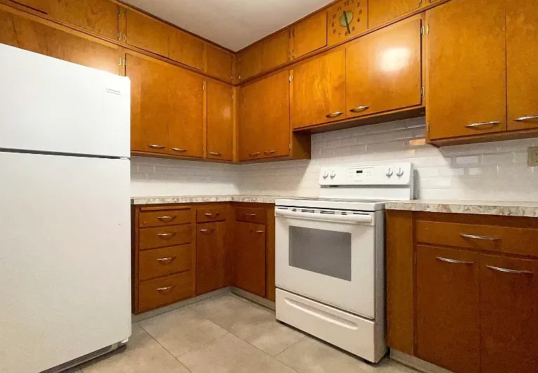 1114 N Carlos St — Photo 10