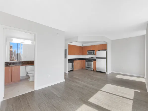 408 East 92nd Street 21D image 2 of 10