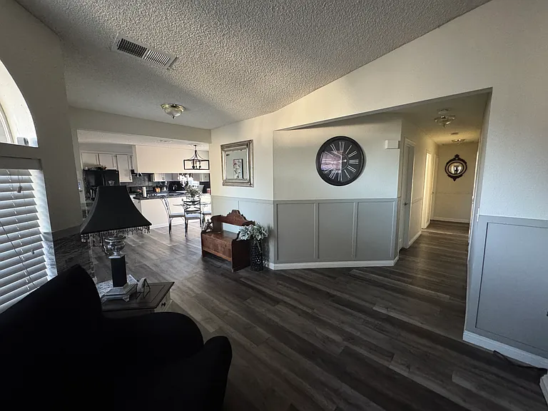 24850 Chippendale St — Photo 12