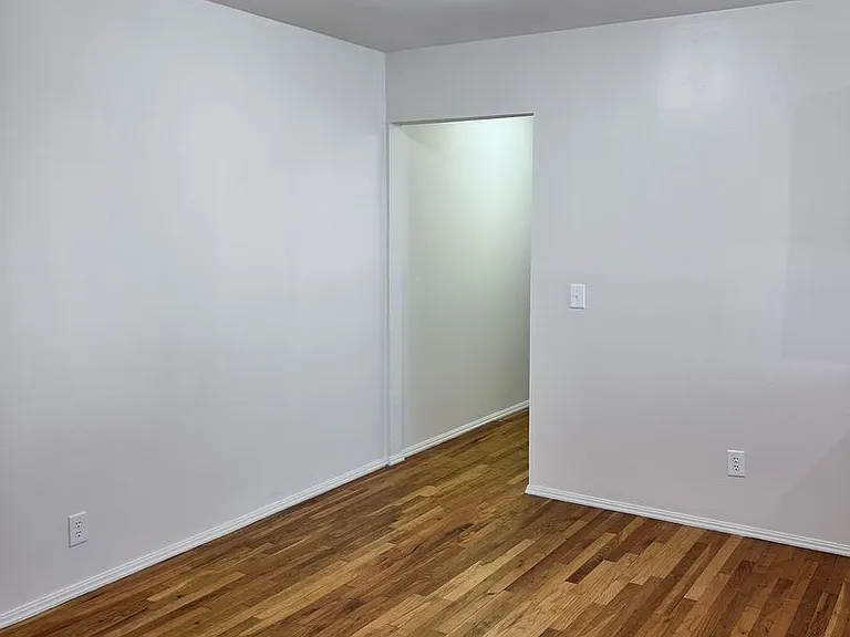 1241 Corbett St #4 — Photo 14