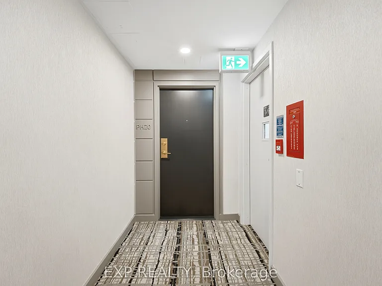 230 King St E #Penthouse 20 — Photo 6