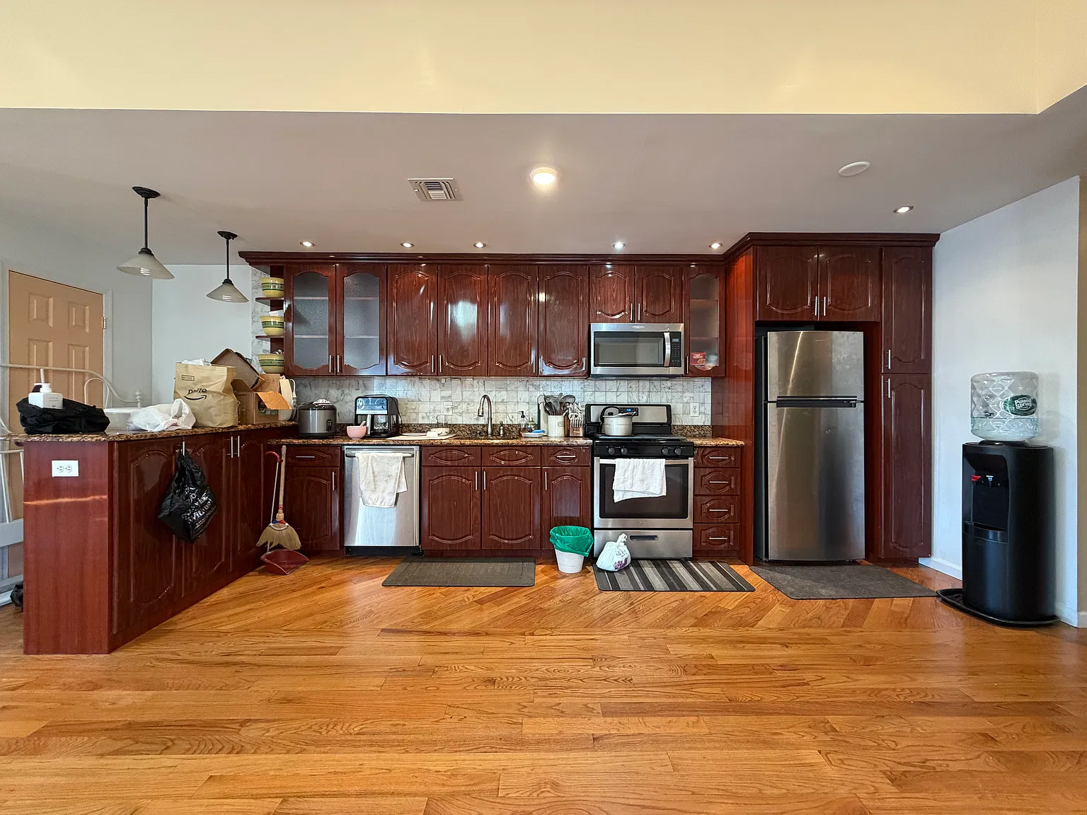 3 bed, 1500 sqft, $2,850 — Photo 3