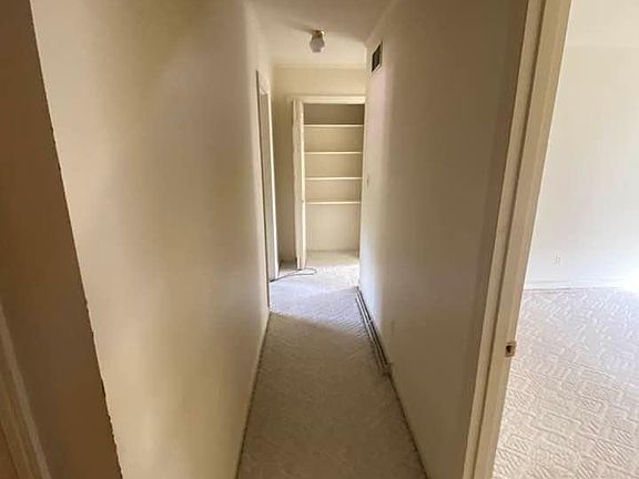 4th image of 334 Haynesworth Dr