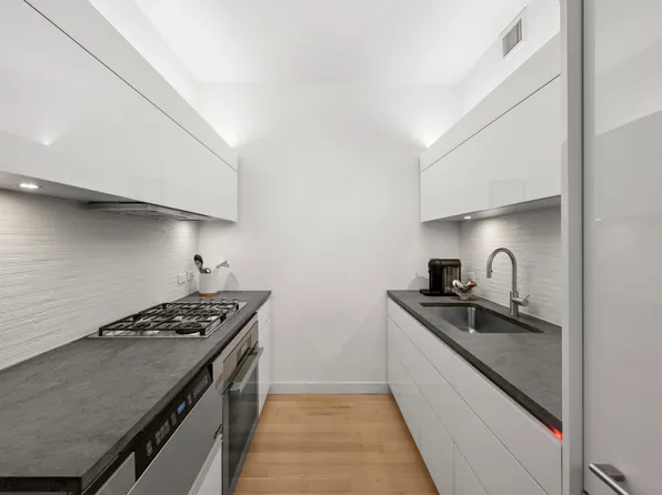 241 5th Avenue image 3 of 7