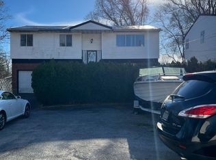 841 Woodfield Rd, West Hempstead, NY 11552