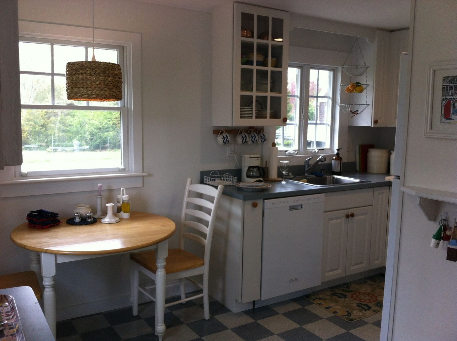  Eat-In Kitchen