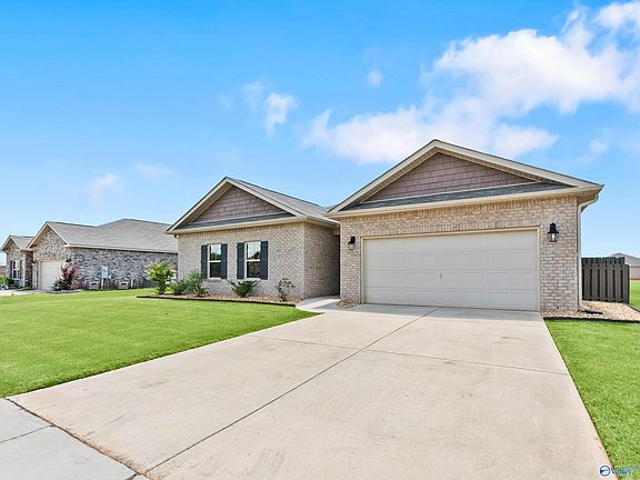 2nd image of 140 Red Fox Way