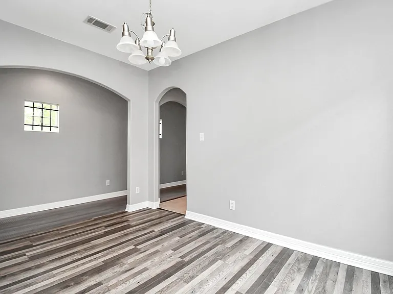 7902 Dyer St — Photo 5