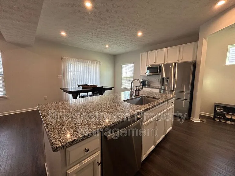 14 Cascade Dr — Photo 6