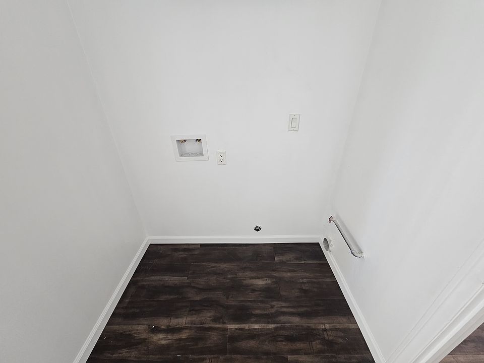 1st image of 18236 Clark St